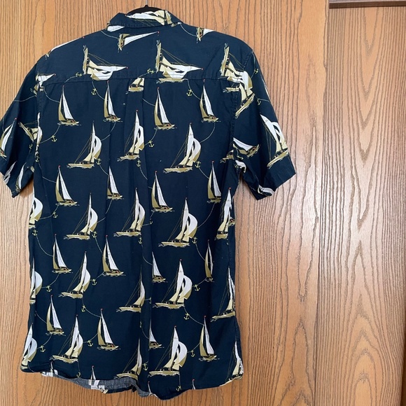 PACSUN NAVY SAILBOATS SHORT SLEEVE BUTTON UP DOWN SHIRT SIZE M NAUTICAL - Picture 5 of 5
